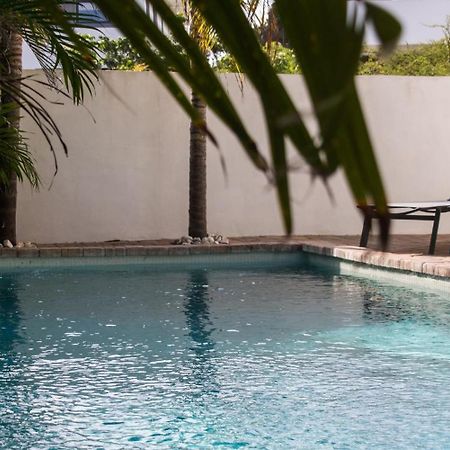 Major. Suites Curacao ウィレムスタッド エクステリア 写真