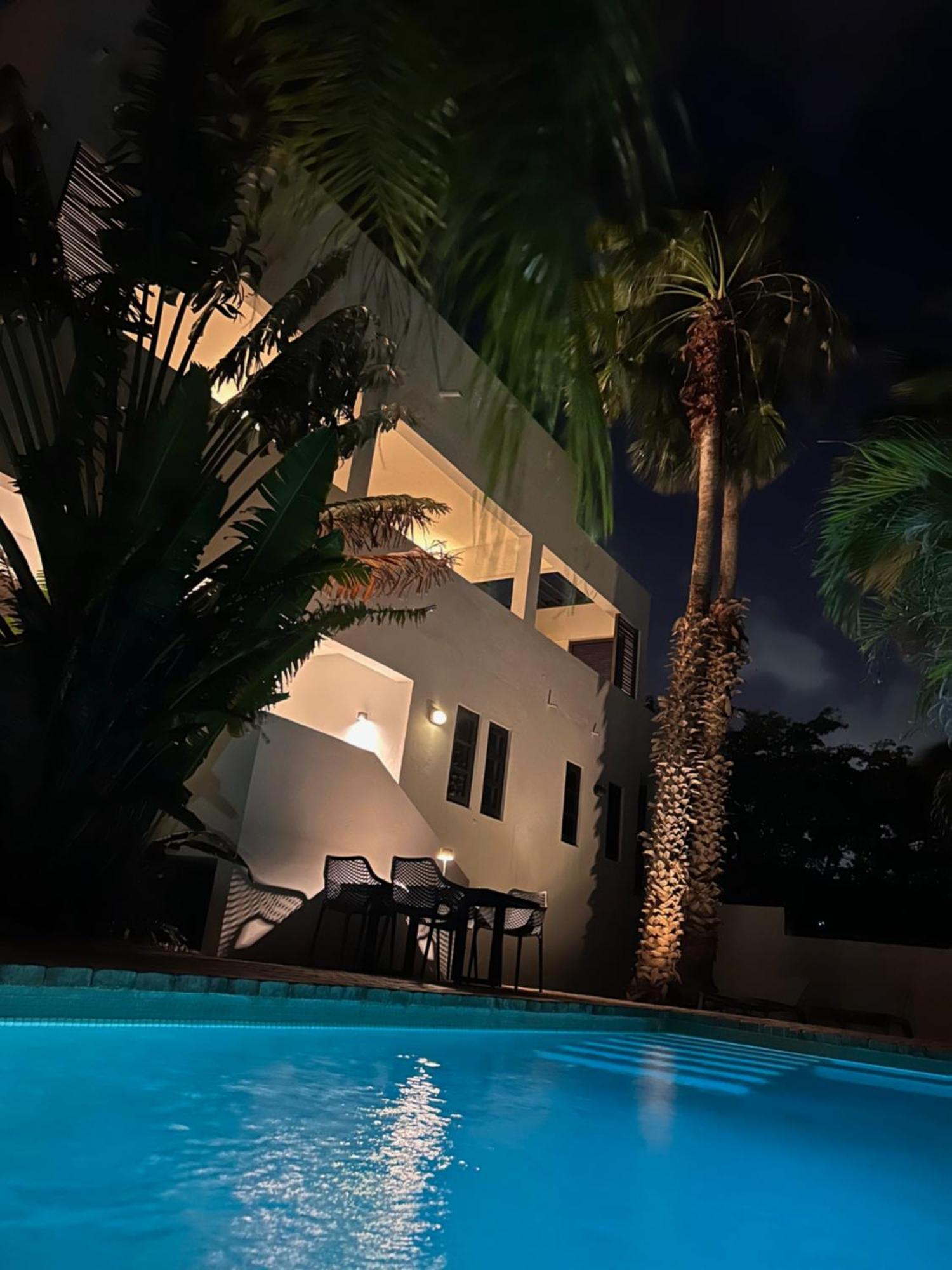 Major. Suites Curacao ウィレムスタッド エクステリア 写真