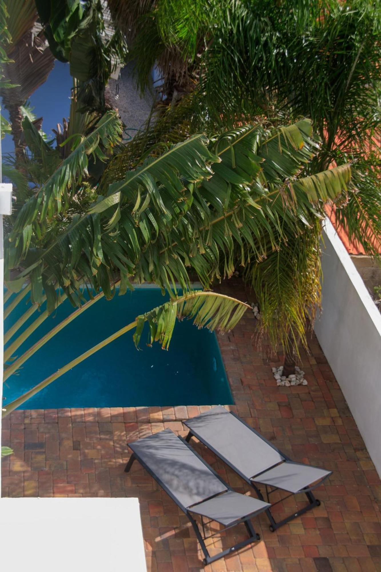 Major. Suites Curacao ウィレムスタッド エクステリア 写真